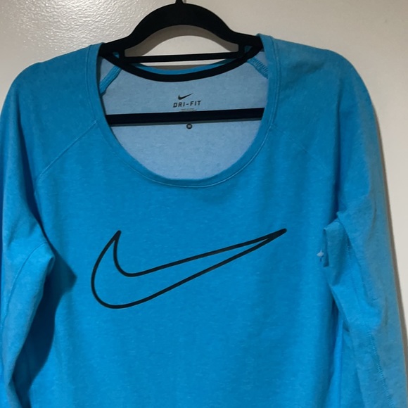 Nike NWOT sweatshirt Size M For Ladies pit To Pit 24” Length 25” - Picture 2 of 8